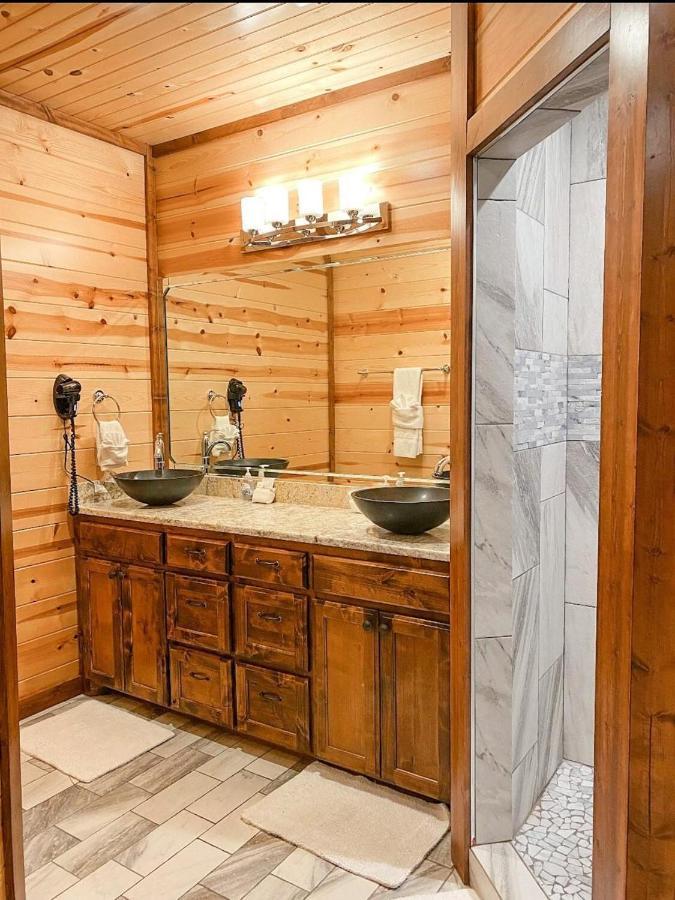 Stone Mountain Lodge 5000Sqft 6 Bed Game Room Pool Table Hot Tub Брокен-Боу Экстерьер фото