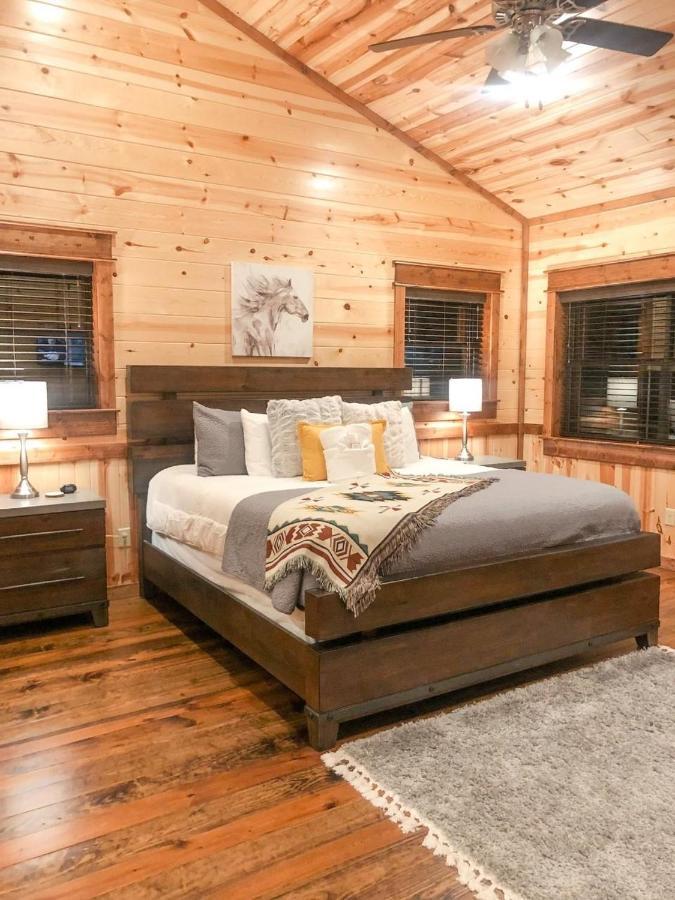Stone Mountain Lodge 5000Sqft 6 Bed Game Room Pool Table Hot Tub Брокен-Боу Экстерьер фото