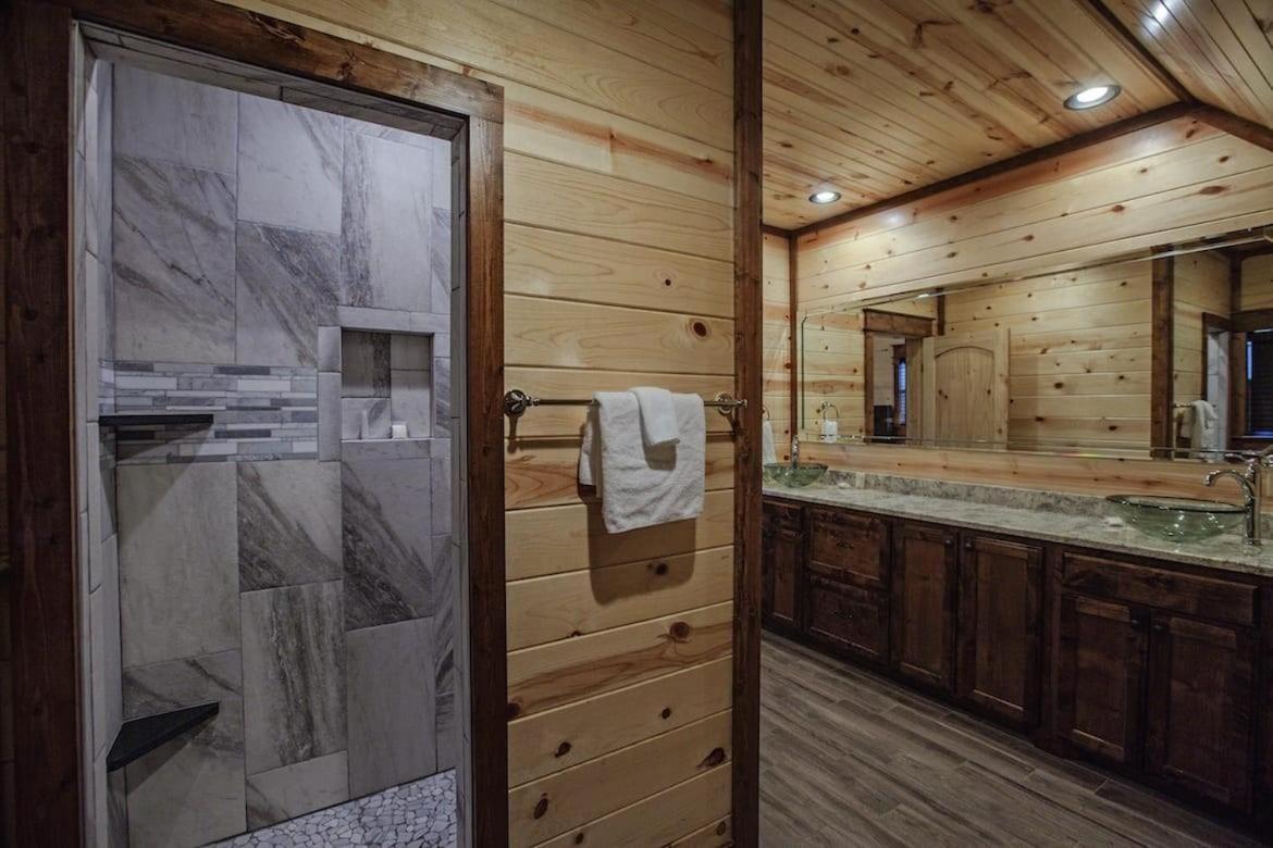 Stone Mountain Lodge 5000Sqft 6 Bed Game Room Pool Table Hot Tub Брокен-Боу Экстерьер фото
